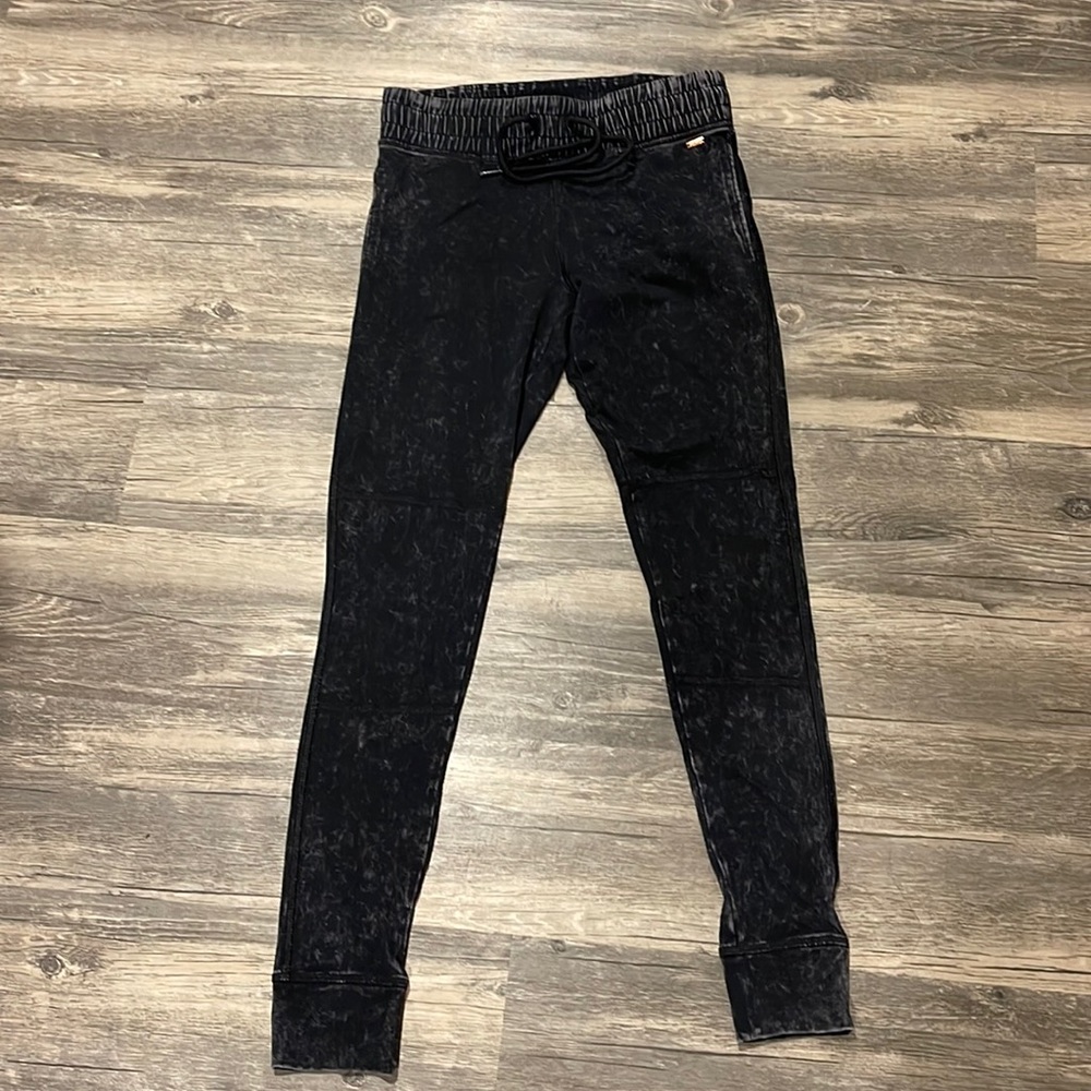 PINK Victoria’s Secret Yoga jogger